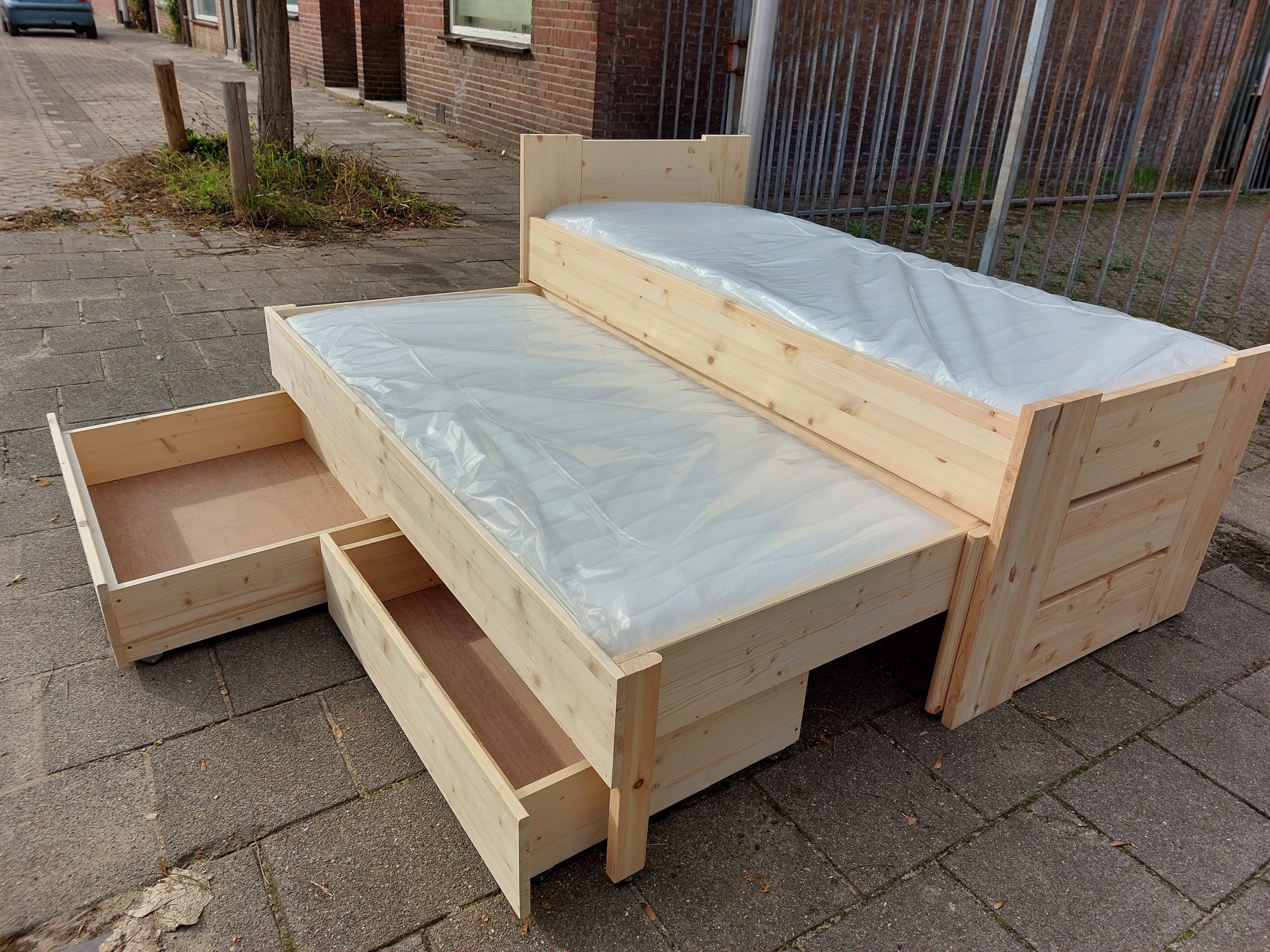 Haven Slagschip bestuurder Bed met ladeBankBed Petra met bodem, matras, levering én montage