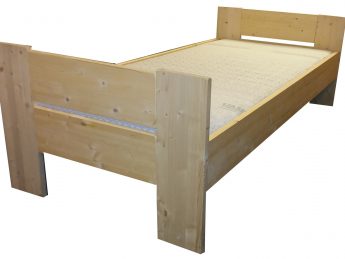 Houten Bed - Stephanie C+C