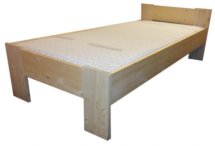 Houten Bed - Stephanie A+C