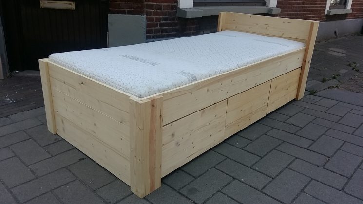 Houten Loungebed met 3 laden - Petra