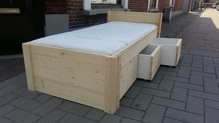 Houten Loungebed met 3 laden - Petra